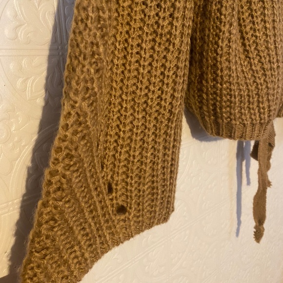 Arianna by Howards | Back Tie Knit Wide Sleeve Sweater | Small/Medium - Picture 5 of 5